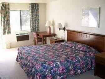 Motel 6 Lake Elsinore, Ca Εξωτερικό φωτογραφία