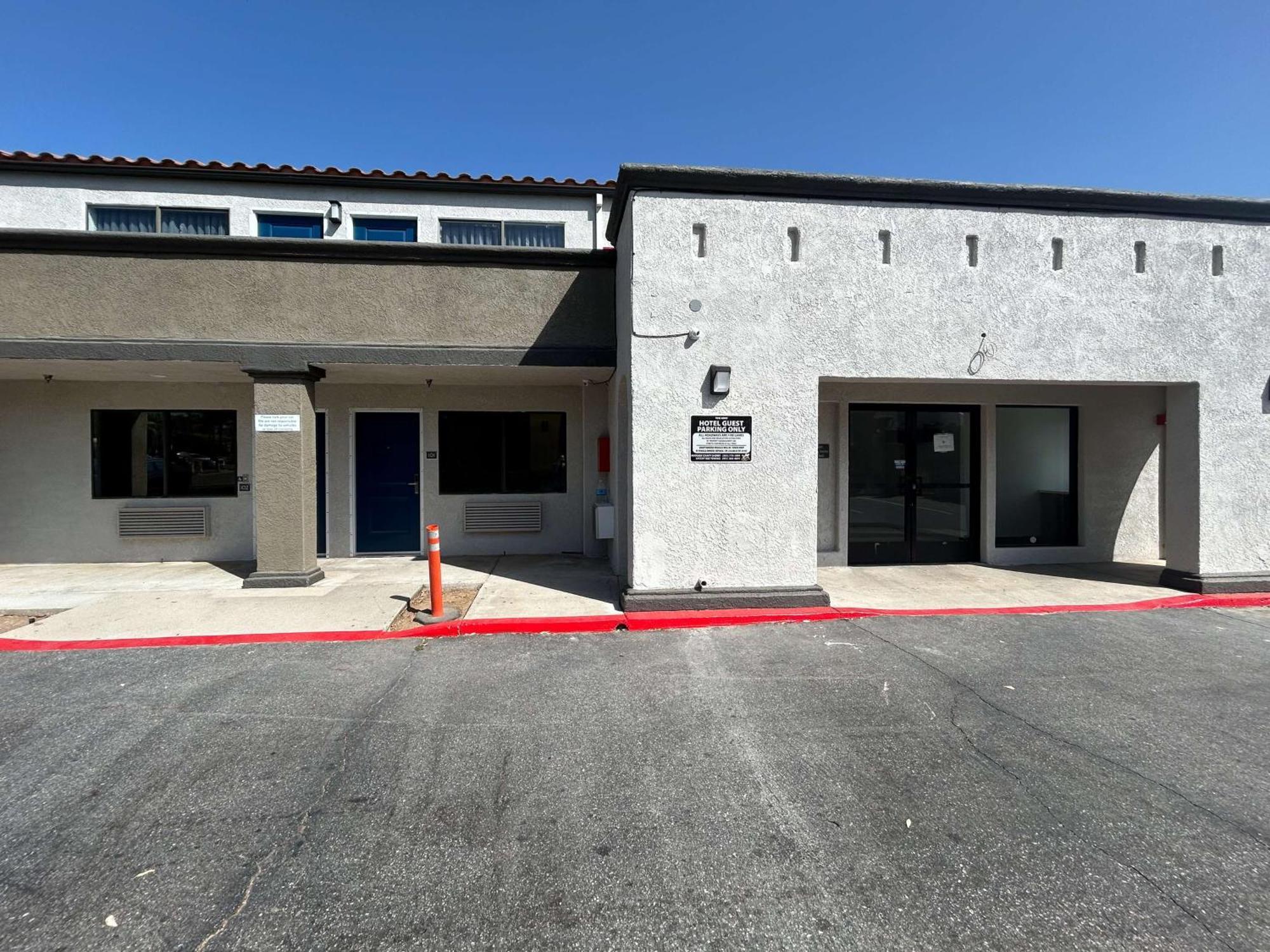Motel 6 Lake Elsinore, Ca Εξωτερικό φωτογραφία