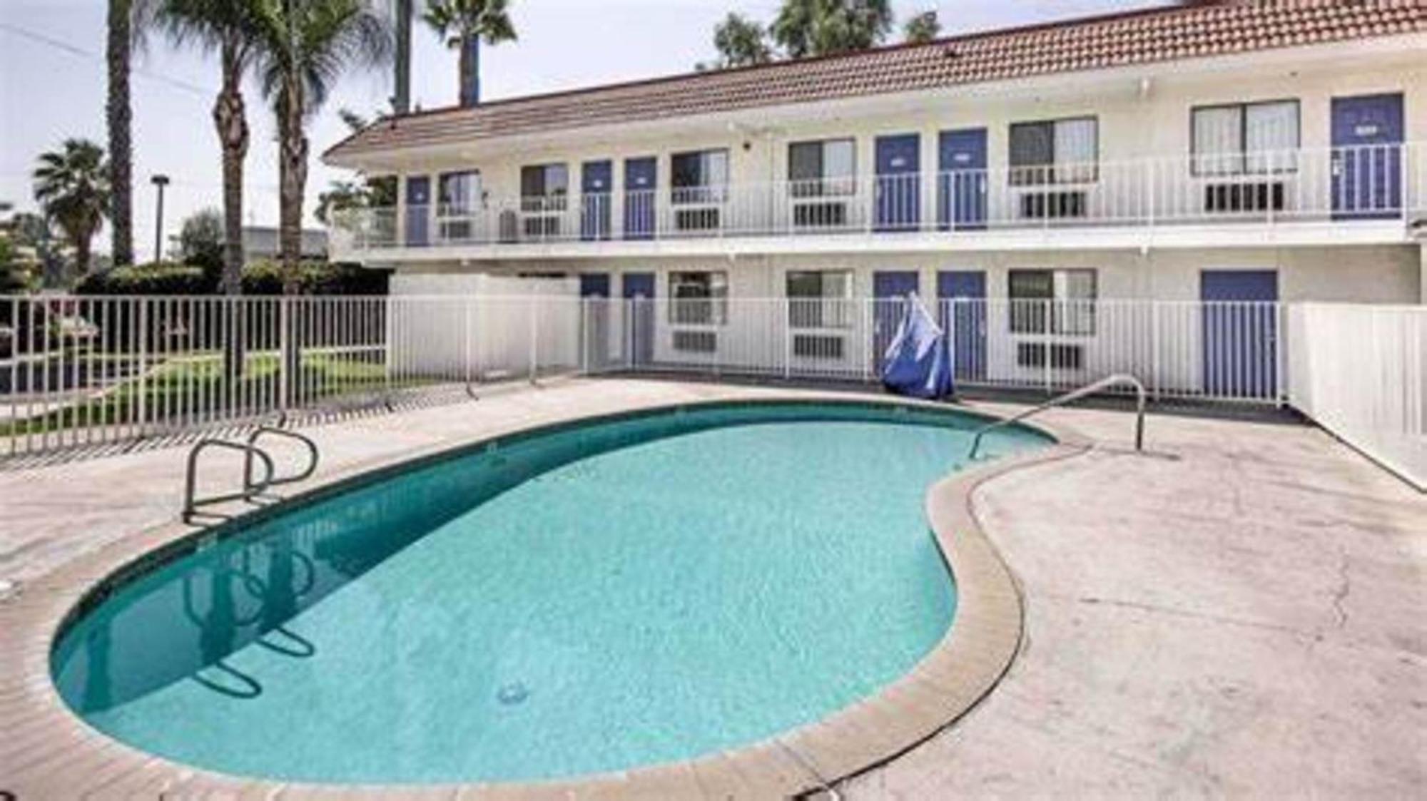 Motel 6 Lake Elsinore, Ca Εξωτερικό φωτογραφία